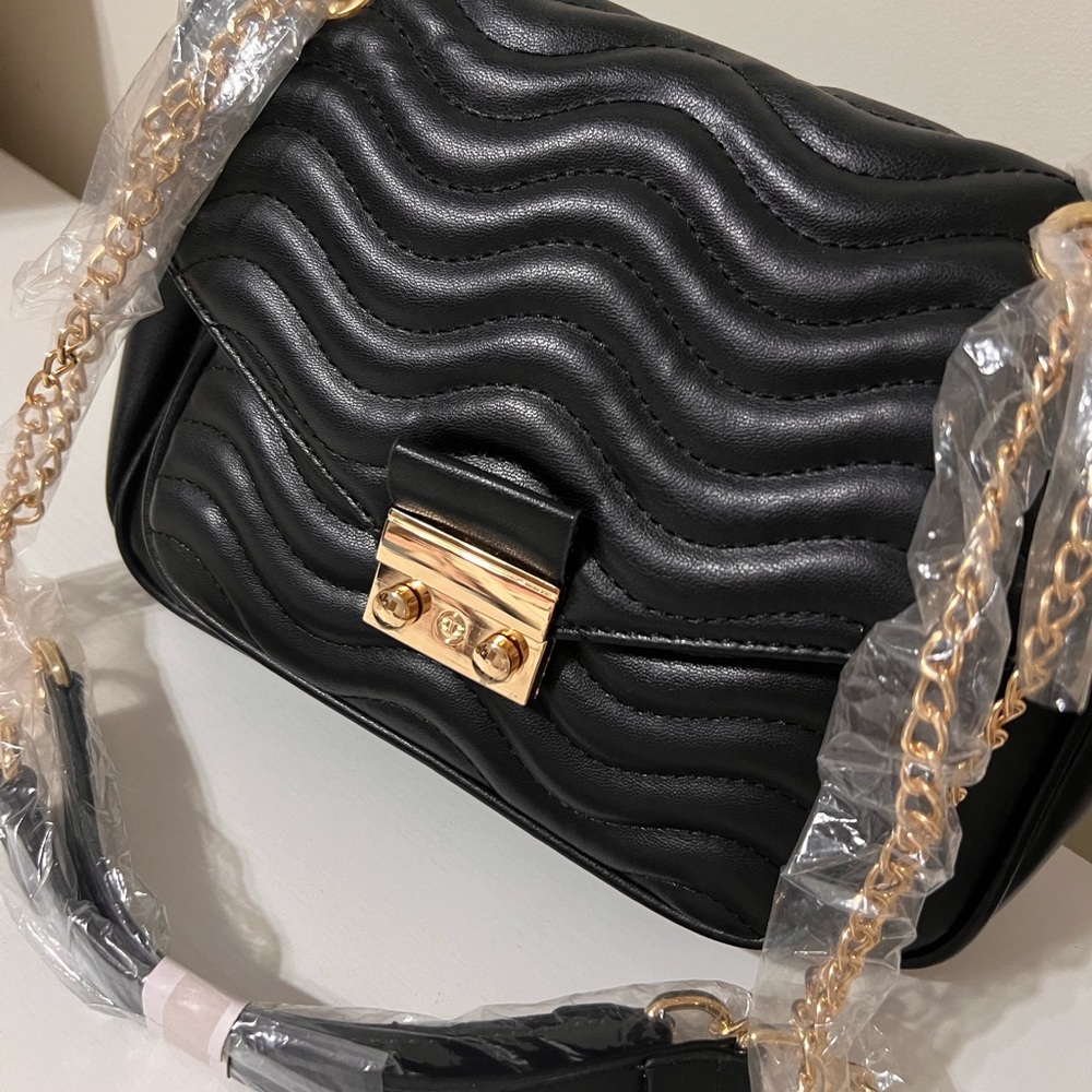 Chevron Bag 🌺 - Picture 2 of 7